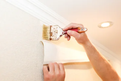 Pose de papier peint à Monnaie — revêtements muraux et toiles de verre